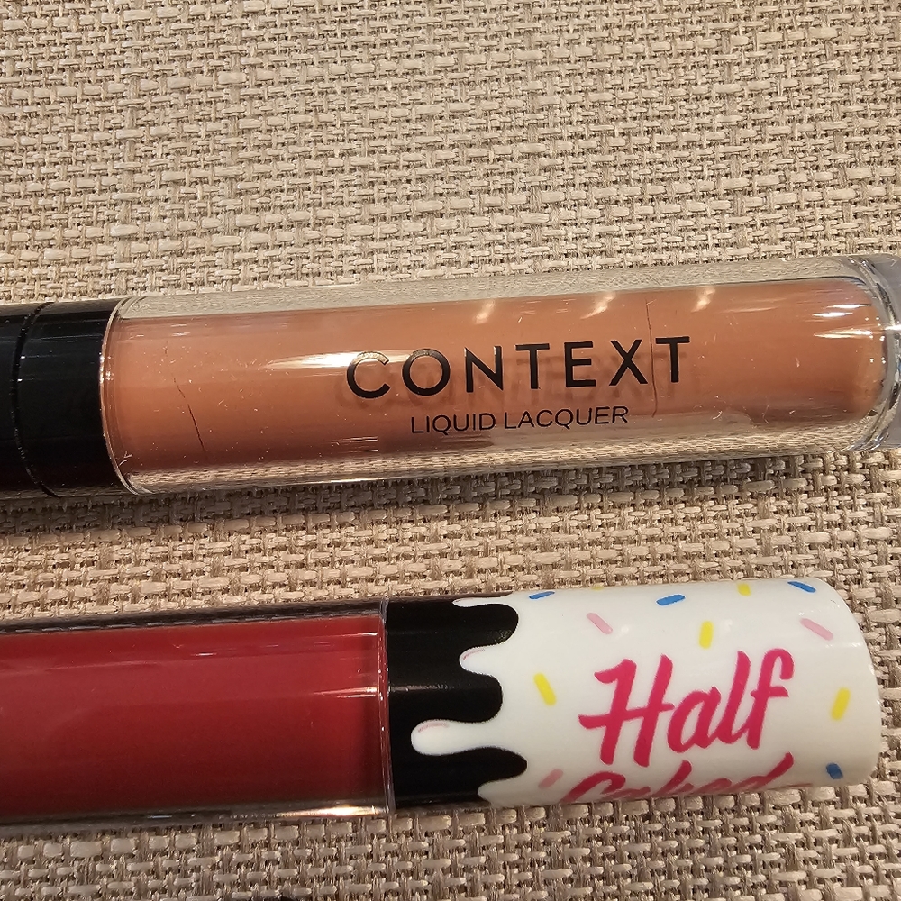 Lip Bundle: liquid lipsticks and lip pencil in nudes/reds Context Half Caked - Picture 6 of 6